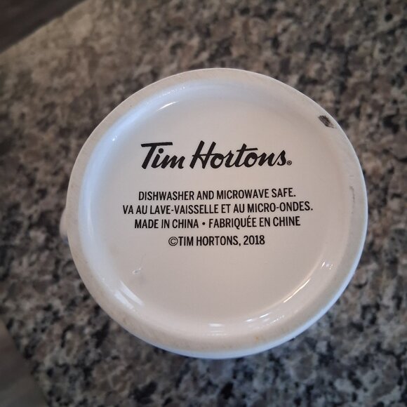 Tim Hortons 2018 Mug Black Bear Ceramic 20 oz Coffee Tea - Picture 4 of 4